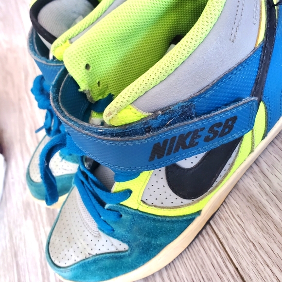 Nike Rubber Shoes Kids - Picture 3 of 5